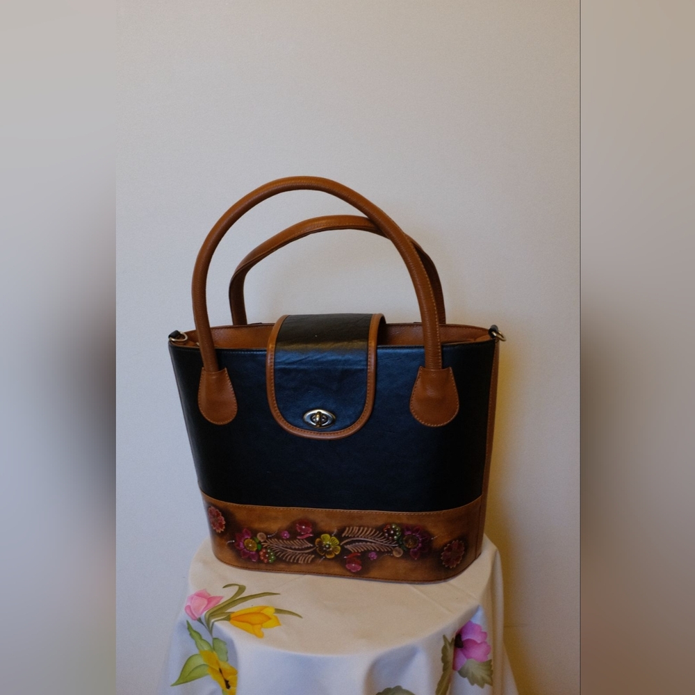 Floral-Tooled Colombian Leather Shoulder Bag – Brown & Black